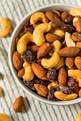 Homemade Raw Cashew Cranberry Trail Mix