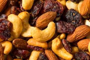 Homemade Raw Cashew Cranberry Trail Mix