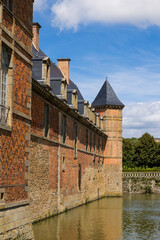 Façade sud-est au-dessus des douves du Château de Carrouges - obrazy, fototapety, plakaty