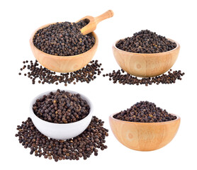 peppercorn in wood bowl with scoop on transparent png