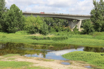 Le pont autoroutier de l'autoroute A10 sur le fleuve la Loire, ville de Tours, département d'Indre et Loire, France