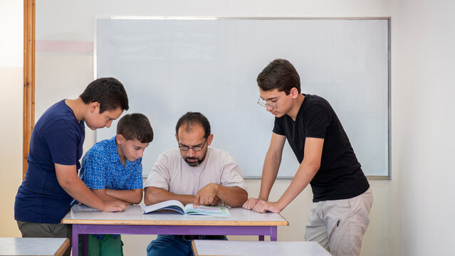 Students communicating with their teacher about there status and achievements
