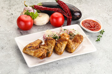 Grilled chicken wings with sauce