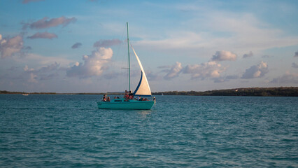 Velero en bacalar