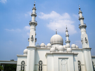 Fototapeta na wymiar Bogor, Indonesia (July 28, 2023): The beautiful At-Thohir Mosque in Depok, West Java.