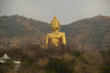 Phra Buddha Chok is a Buddha image in the attitude of subduing Mara. Chiang Saen Art It is the second largest in Thailand, located at the foot of the mountain in Wat Khao Wong Phra Chan in Thailand.