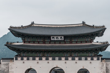 Obraz premium Gyeongbokgung, also known as Gyeongbokgung Palace or Gyeongbok Palace, was the main royal palace of the Joseon dynasty, Sejongno, Seoul, South Korea