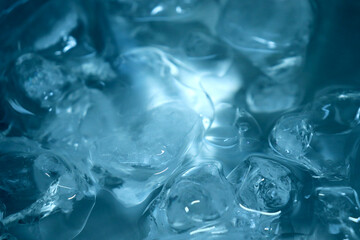 水に浮かぶ氷