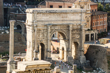 Arch of Septimius Severus seen from the Palatine