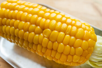 茹でたとうもろこし　Close-up photo of boiled corn