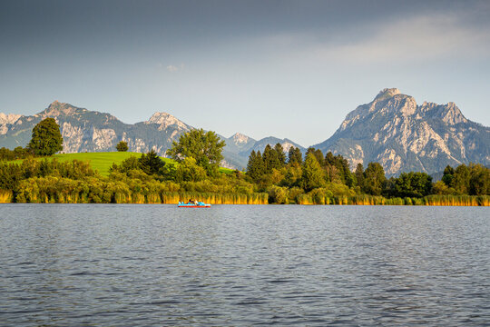 Germany, Bavaria, Allgau, lake Hopfensee, Saeuling mountain