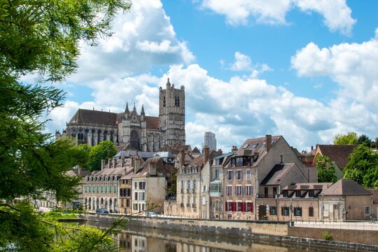 Photo de la ville d'Auxerre depuis les quais