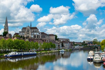 Photo de la ville d'Auxerre depuis les quais