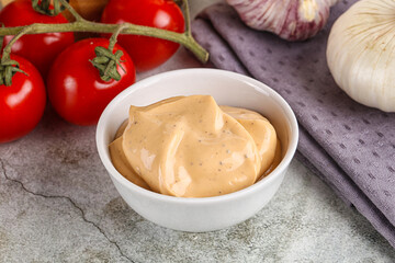 Yellow cream grill sauce for burger