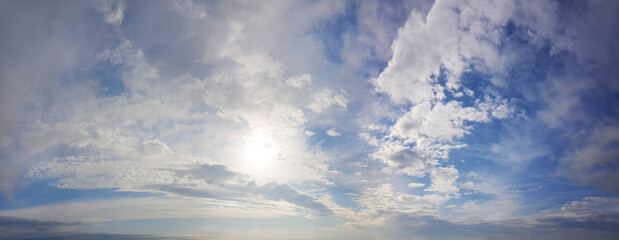 Fototapeta na wymiar Day sky with white cloud and sky