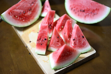 	切り分けたスイカ