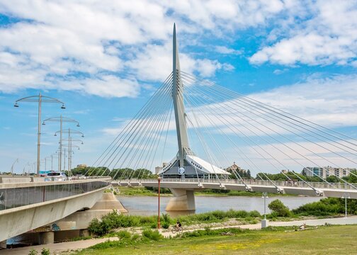 The Esplanade Riel suspended pedestrian footbridge over the Red River, completed 2003, linking central Winnipeg to St. Boniface district, Winnipeg, Manitoba, Canada, North America