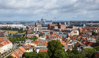 Naklejka na ściany i meble Panorama der Hansestadt Wismar mit Blick auf alten Hafen