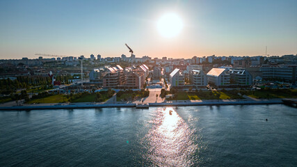 Beira Rio Tejo Portugal Bra&ccedil;o de Prata
Cabo Ruivo Marvila Parque Lisboa Ver&atilde;o Europa Docas Residenciais Estu&aacute;rio Azul Verde Paisagem Natural Natureza Portugu&ecirc;s Portugal Marginal Freguesia Portuguesa
