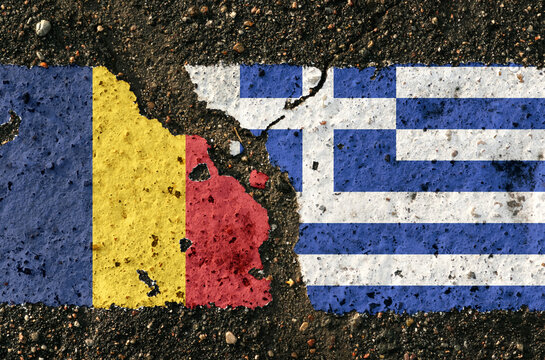 On the pavement are images of the flags of Romania and Greece, as a symbol of confrontation.