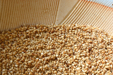 すり鉢とごまとすりこぎ