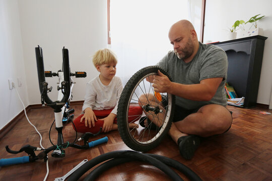 changing a tire on bike