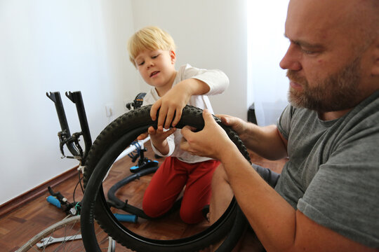 changing a tire on bike