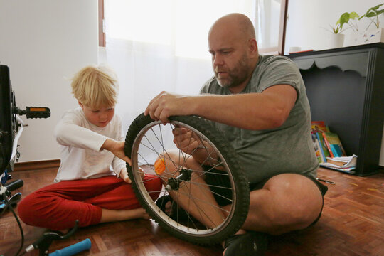 changing a tire on bike