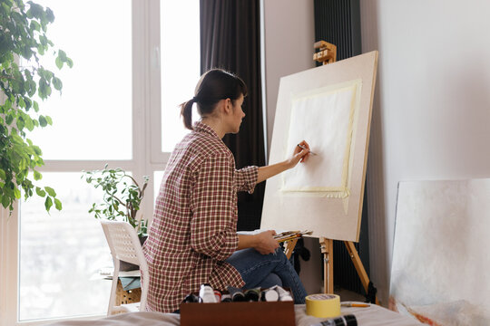 Individuality. Skilled painter. Creative hobby. Recreation. Midday