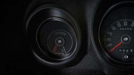 Temperature gauge inside a car