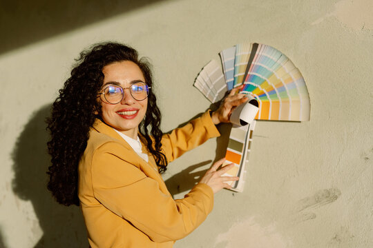 Interior Designer Choose Colour Palette Apartment
