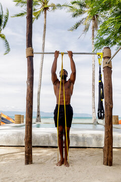 Training with elastic band