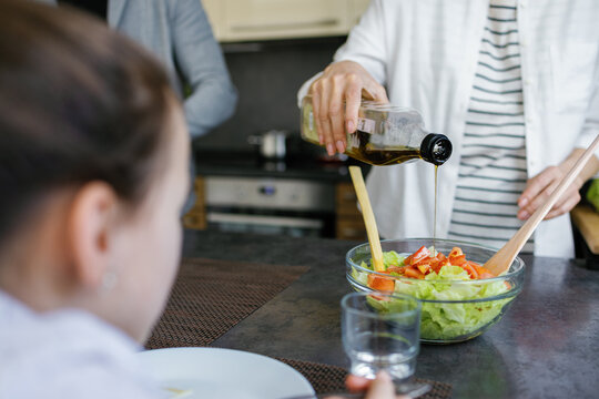 Salad oil nutrition home cooking kitchen anonymous
