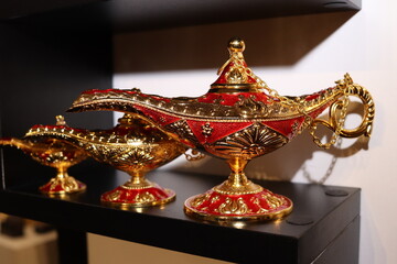 Lampada Magica do Genio Ouro © Atilio