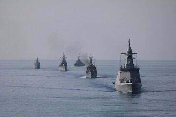 line of modern russian military naval battleships warships in the row, northern fleet and baltic sea fleet in the open sea © สมคะเน สวัสดินาค