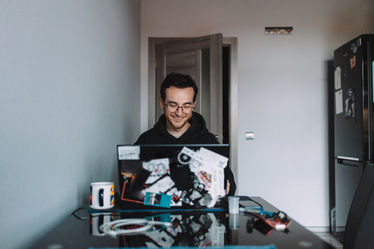 Software tester at home office