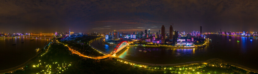 Fototapeta na wymiar Wuhan Yangtze River and Han River on the four banks of the city landmark skyline scenery