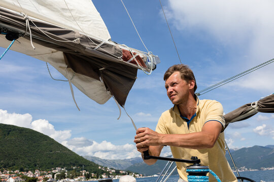 Raising the mainsail