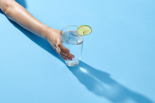 Cold Refreshing Sparkling LIme Water Ready to Drink
