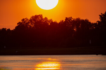 Sonnenuntergang an der Eisenbahnbrücke über die Elbe bei Wittenberge