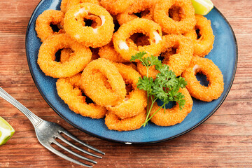 Frying delicious rings of squid