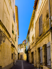 Fototapeta na wymiar Exploring Arles: Immersing in the Old Village's Timeless Streets