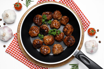 Tasty meat food and homemade food concept - meatballs