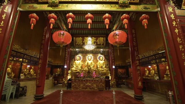 Wat Leng Noey Yi or Wat Mangkon Kamalawat Chinese temple in Bangkok both beautiful and is famous for prayers