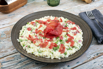 risotto con bresaola e asparagi