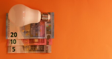forma simbolica de la subida del precio de la electricidad