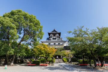 夏の犬山城天守閣_犬山城内庭園