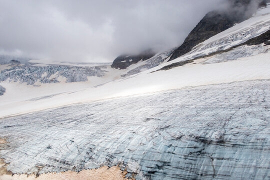 glacier at sustenhorn
