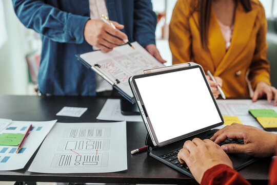 UI, UX designers developers Group team meeting often fill variety of roles in prototyping, product development and adds new ideas to mix, helps set stage for better collaboration during build phase.