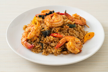 shrimps fried rice with herbs and spices